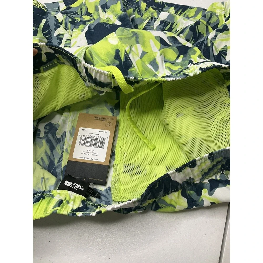 The North Face Shorts Men Sz XL Printed Class V Sharp Green Tropical Camo NWT